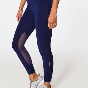 Lululemon Hit It 7/8 Tight (25") size 6